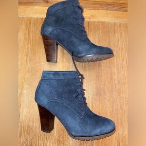 Nine West blue suede lace up bootie